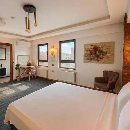 Guestport No 3 Luxury With Balcony, 2 Bathrooms Apartment Istanbul