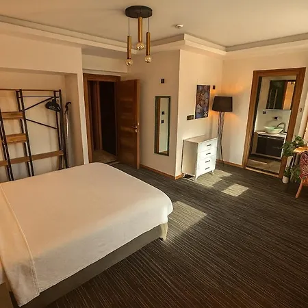 Guestport No 3 Luxury With Balcony, 2 Bathrooms