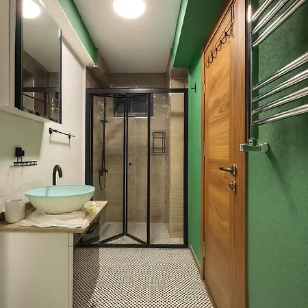 Guestport No 3 Luxury With Balcony, 2 Bathrooms * Istanbul